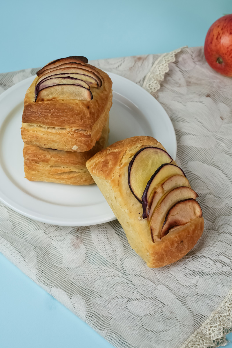 Buttery Danish pastry with layered apple topping