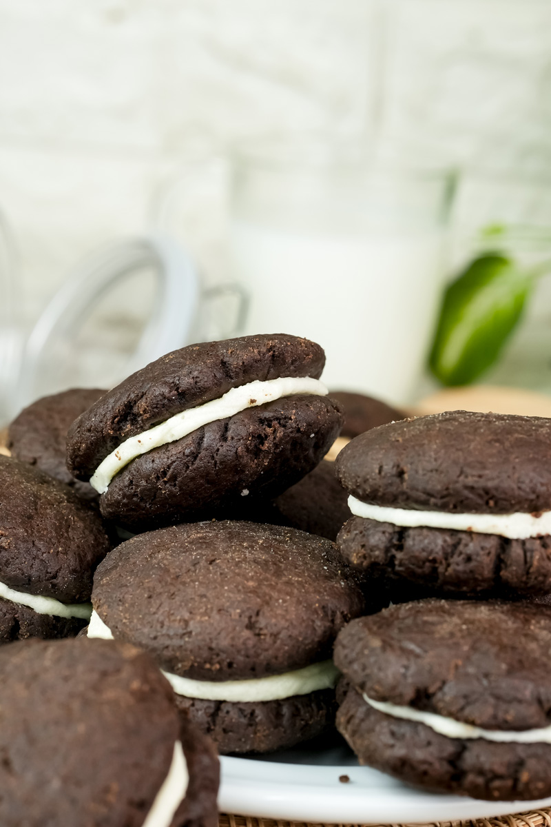 A plate of fresh homemade Oreo cookies ready to eat