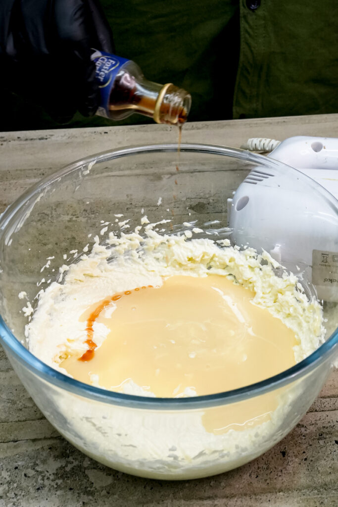 Adding vanilla extract to milk cookie dough